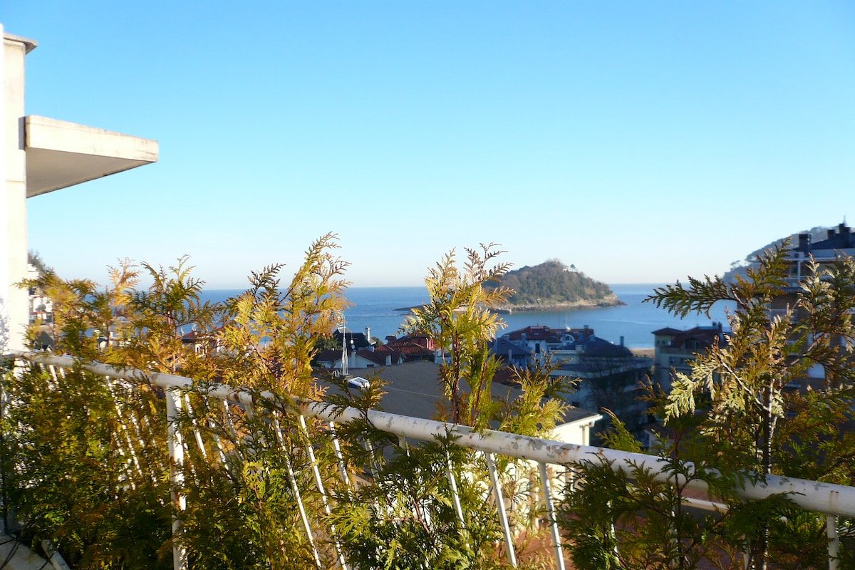 Precioso ático próximo a la playa gallery image 2