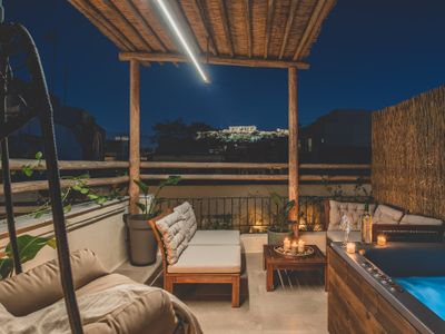 Luxury apt with Acropolis view Terrace and Jacuzzi