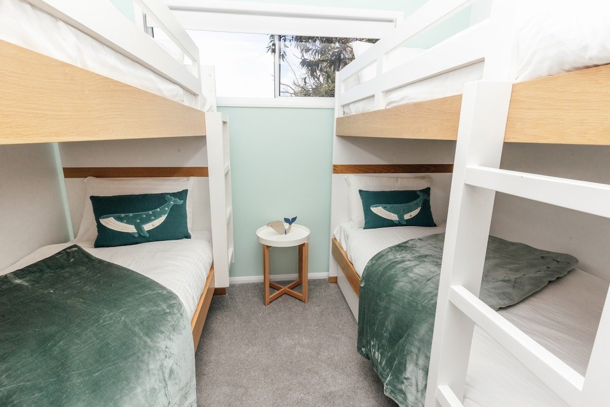 Breezy Beach House – Private Pool gallery image 5