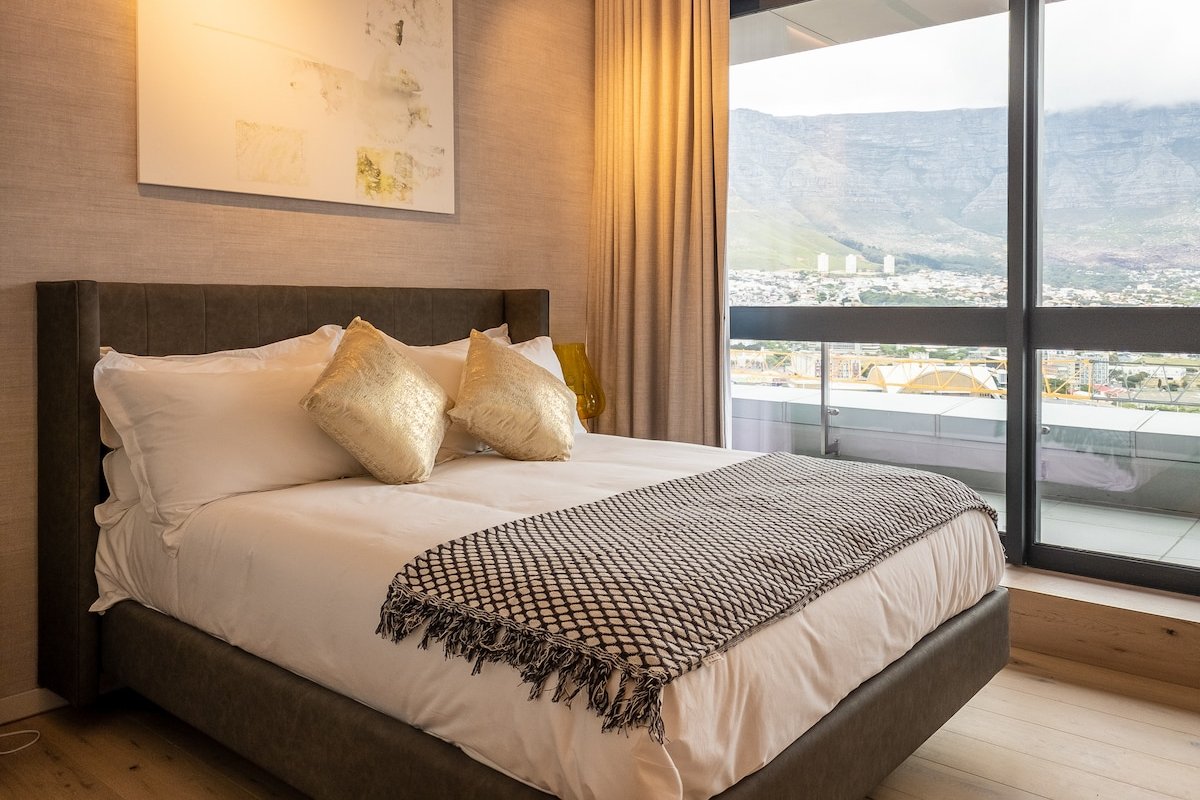 Luxury Three Bedroom Apartment | The Halyard gallery image 4