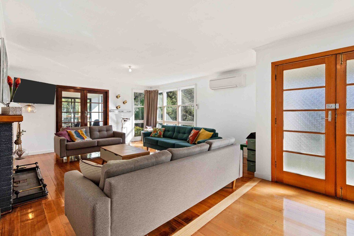 The CURE at Derby – The Doctors Residence. Main St gallery image 4