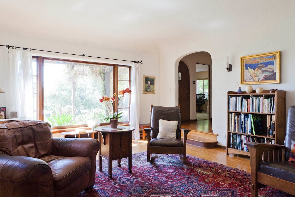 Spanish Oasis w/ Spectacular DTLA Views gallery image 5