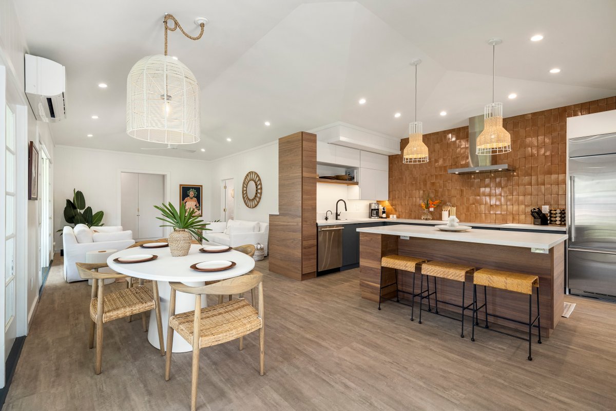 Luxe Lanikai Hideaway w/ Lanai & Outdoor Shower