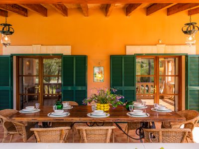 Stylish Country Villa with huge Pool Flower Garden