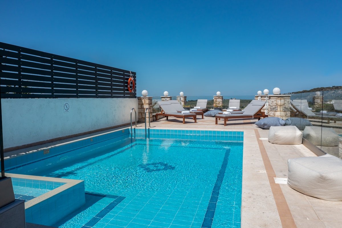 Alexandros villa, private pool, Near tavern gallery image 4