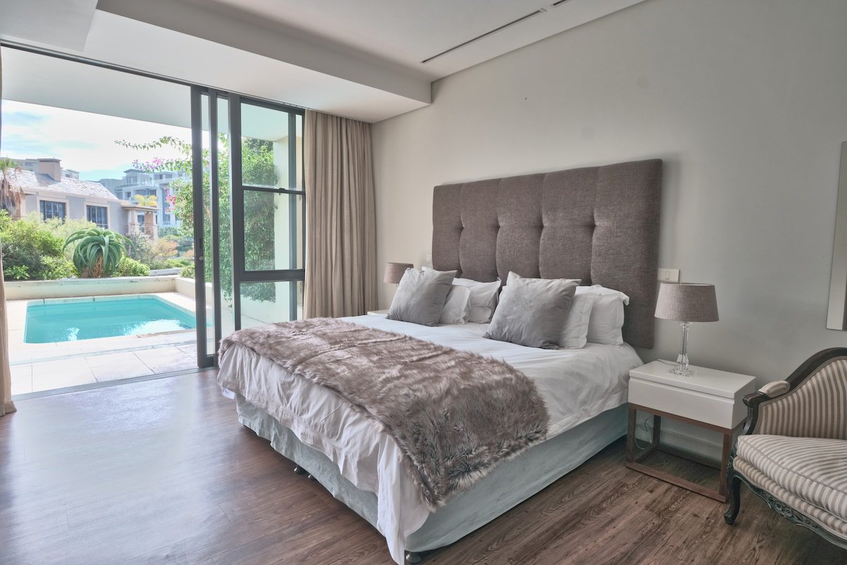 Luxury, large 3 bed 3 bath flat in secure estate gallery image 4