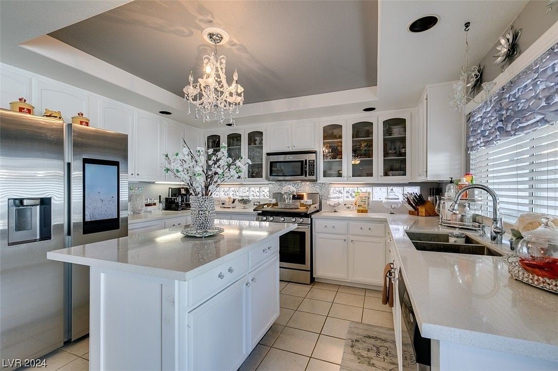 Lovely 6BR house with pool gallery image 4