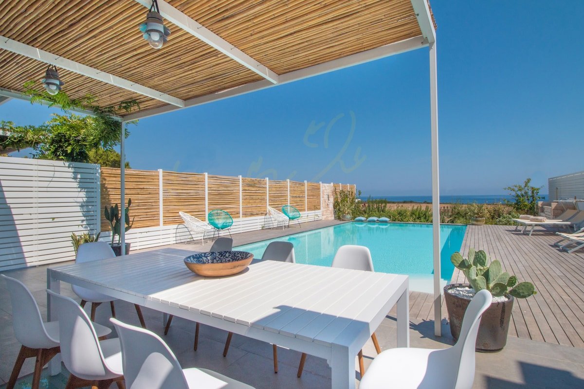 TD Villa Levante Modern Luxury Villa with Sea View gallery image 2