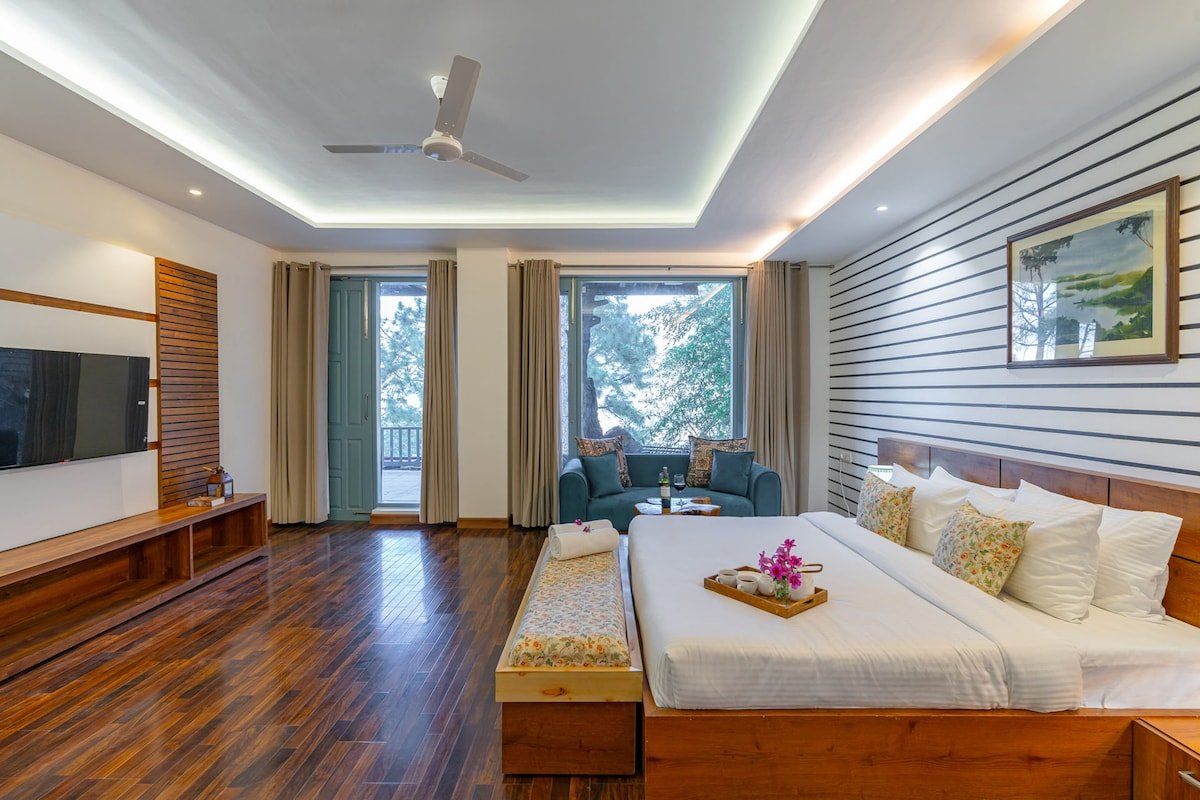 9BR Aykon Estate W/Pvt Outdoor Pool in Kasauli gallery image 3