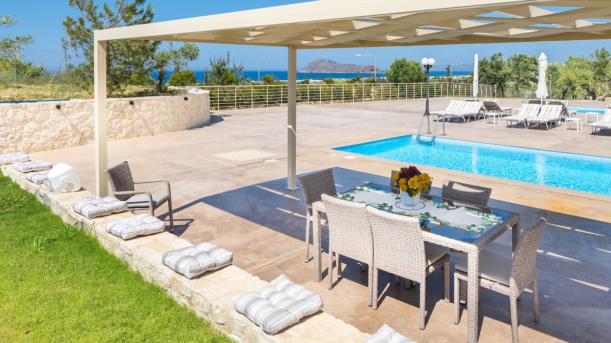 Liberty and Freedom private sea view villa,pools! gallery image 5