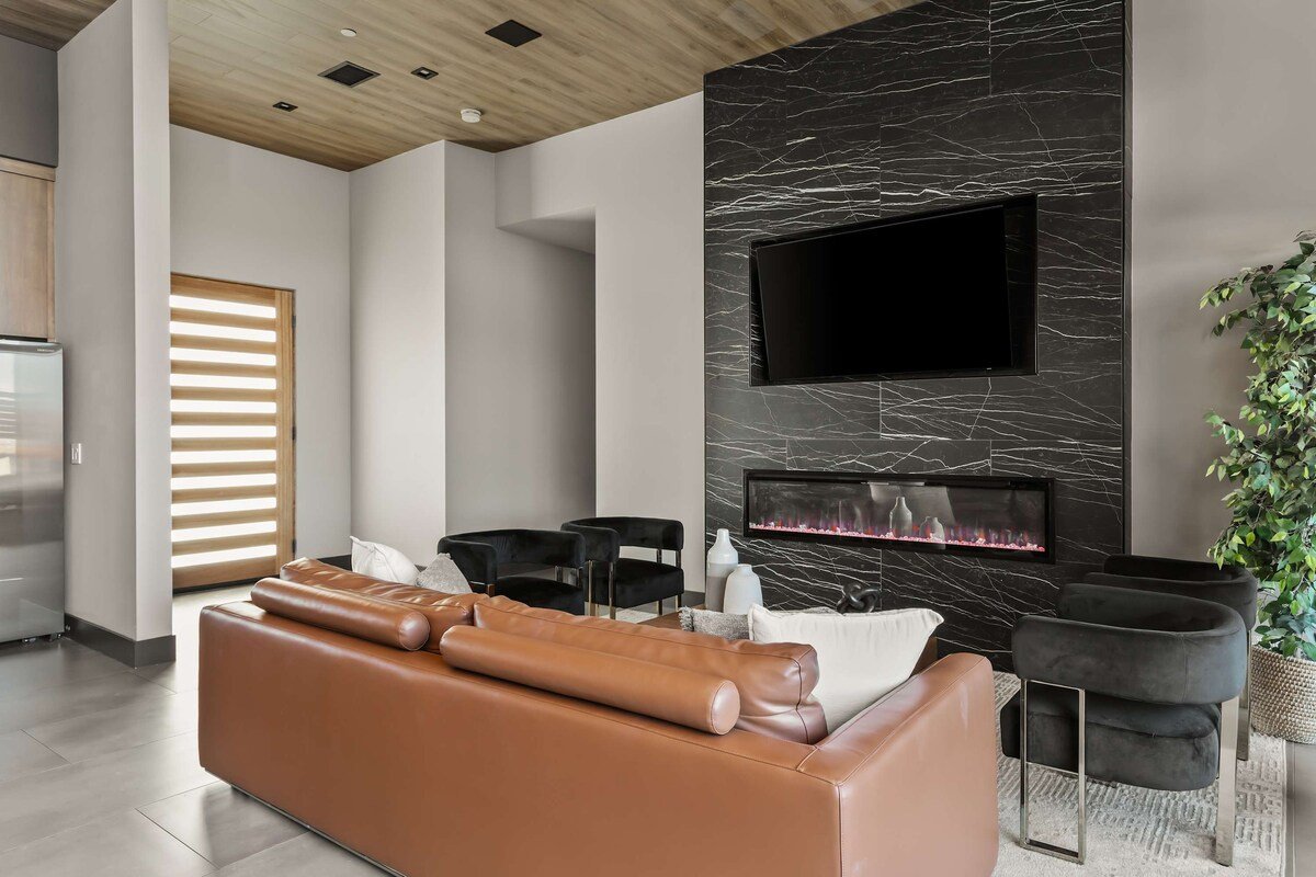 Desert Mirage-Pool/Spa/Golf/Pickleball-EVCharger/ gallery image 5