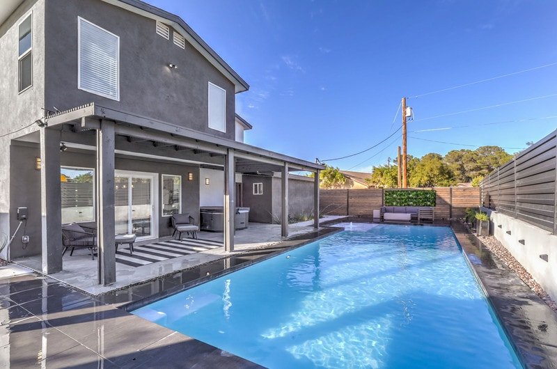 Spacious Villa 5BR,4.5BA Pool/Hot Tub gallery image 2