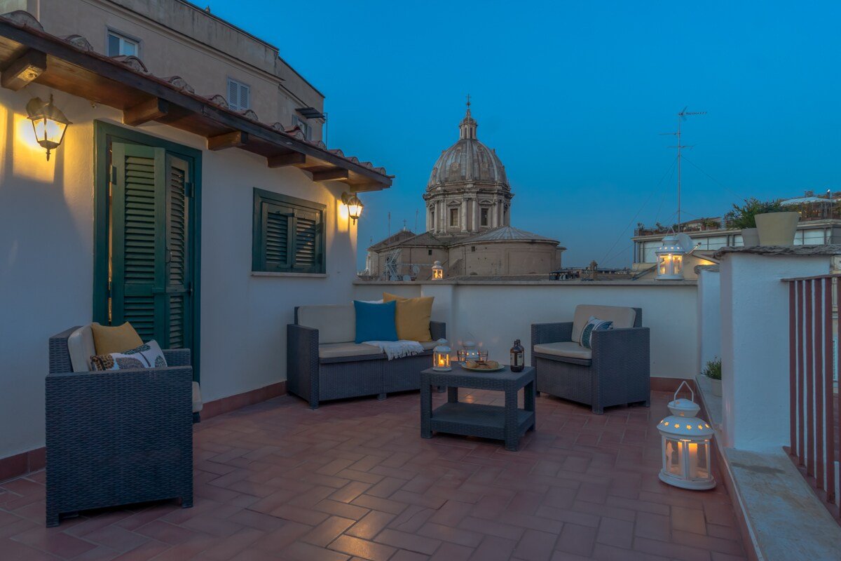 The Original Building – 8 rooms 4 bathrooms gallery image 2