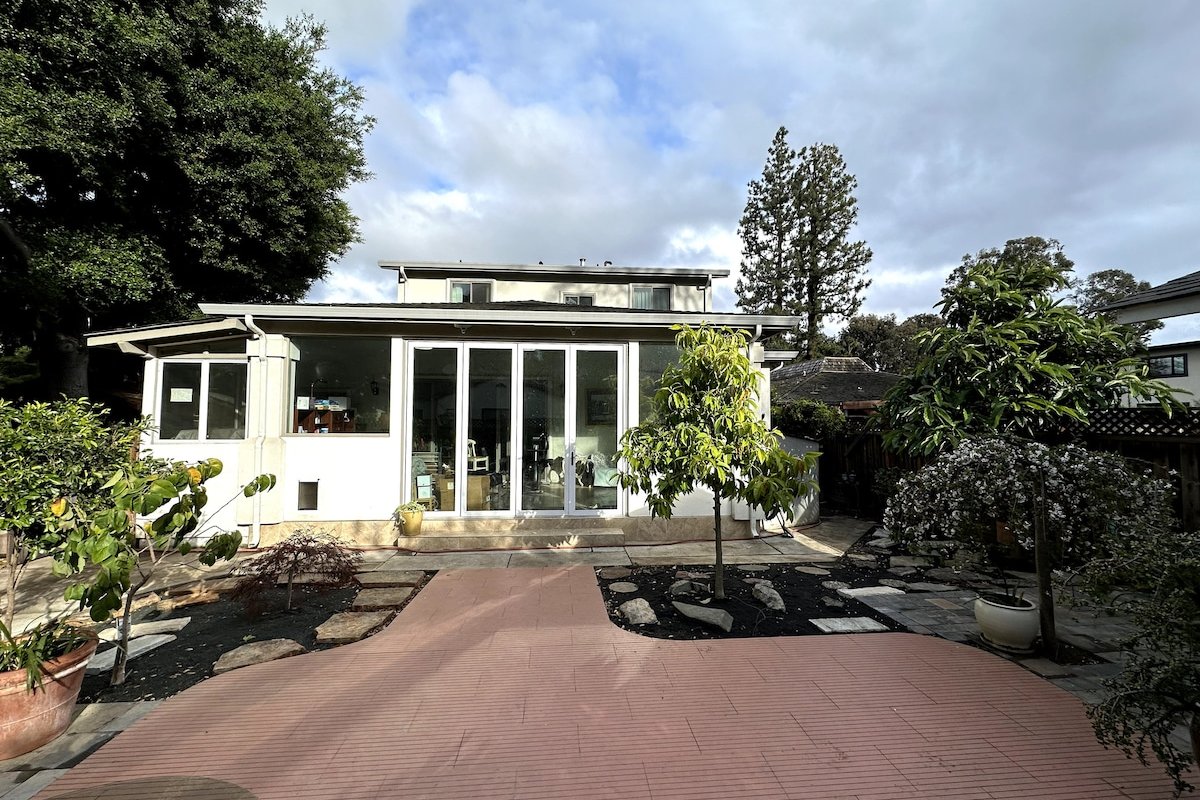 Retreat Home near Menlo Park/Palo Alto gallery image 2