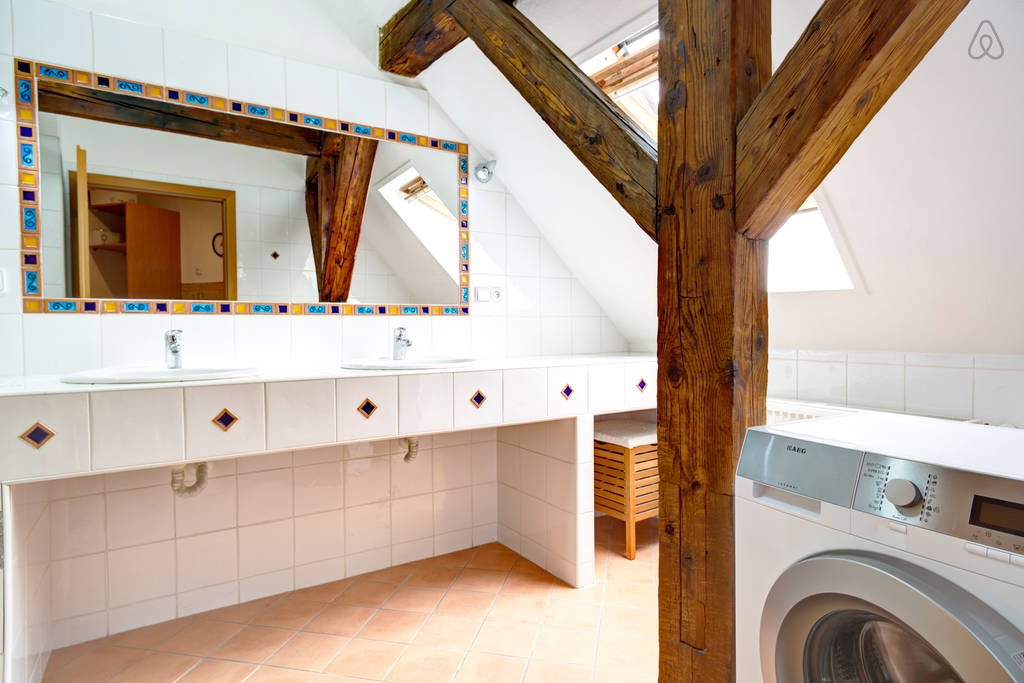 Luxury Private ATTIC in CENTER gallery image 4