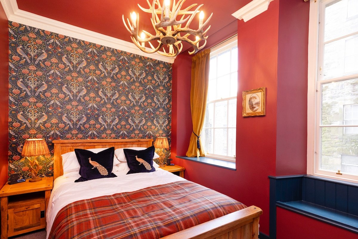 Luxury Old Town Flat on Iconic Royal Mile gallery image 3
