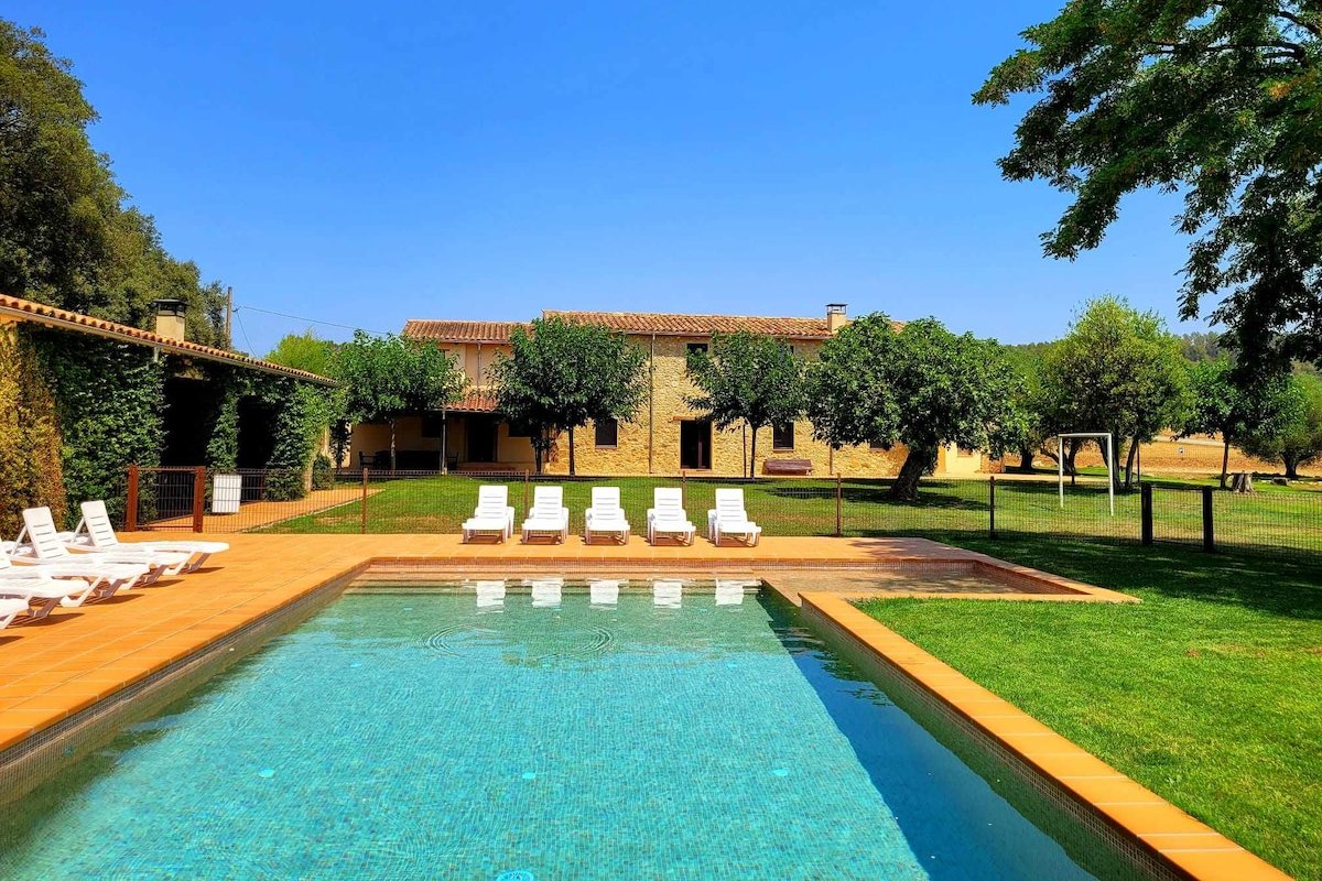 Masía restaurada con piscina privada-28 pax gallery image 2