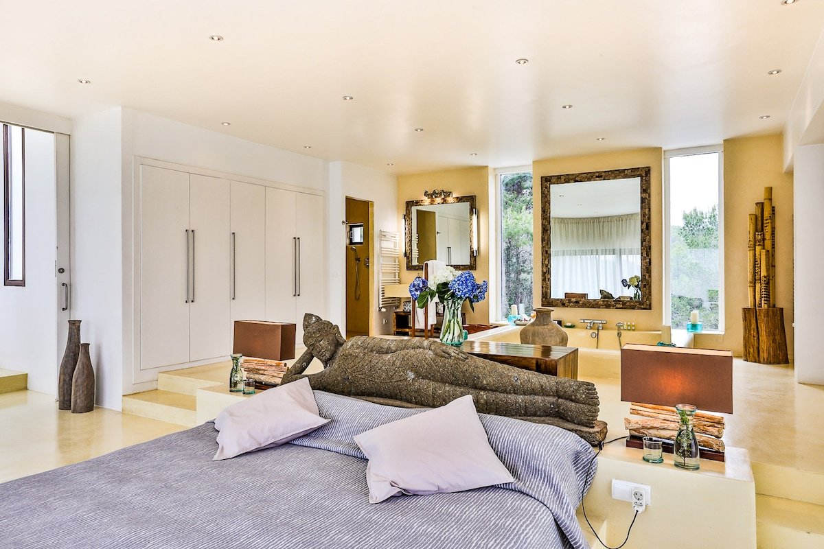 Mountain views- Cala Jondal- Infinity Pool gallery image 4