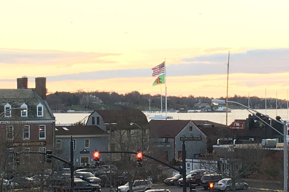 Gorgeous Condo w/Roof Deck, Harbor Views on Thames gallery image 4