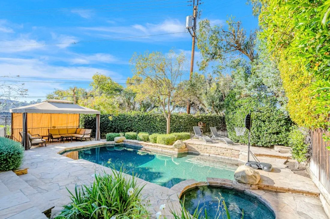 Modern retreat near Universal Studios,pool hottub gallery image 3