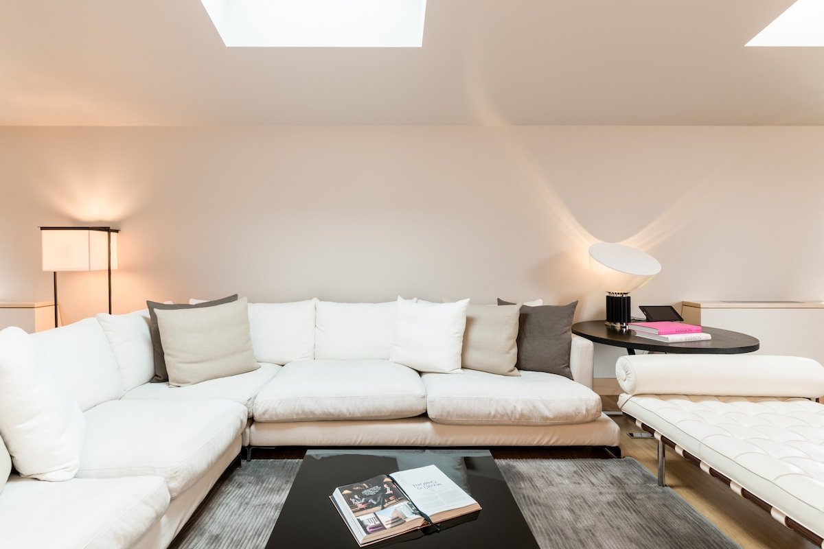 2 Bedroom Duplex Eiffel Apartment gallery image 3