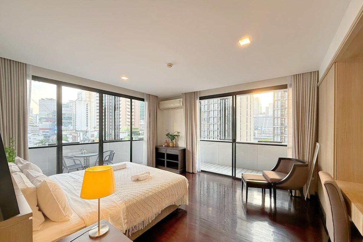 130+130m²2units/4BR/pool/EmSphere/BTS PhromPhong gallery image 5