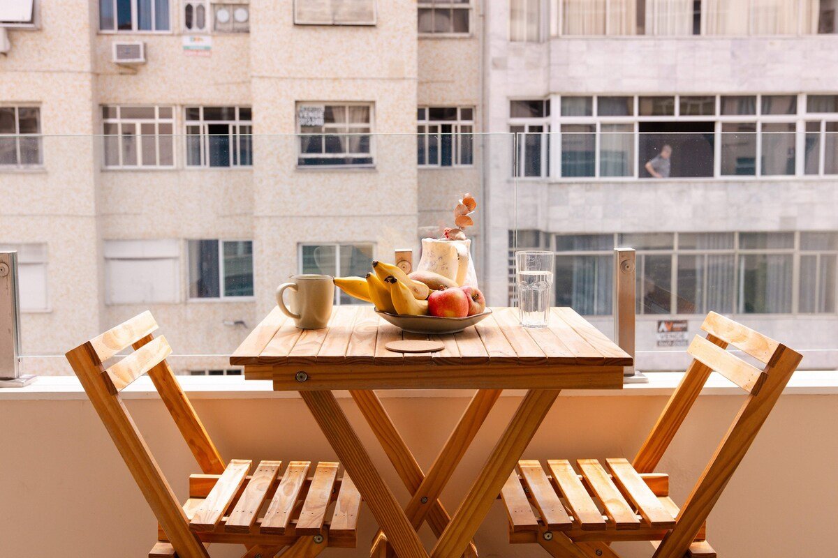 Modern Luxury Apartment Steps from the Beach gallery image 3