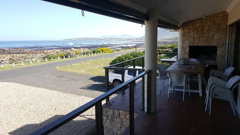Mafari Beach House photo