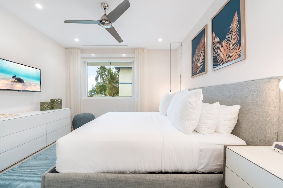 Club Suites 3 Bedroom at Rum Point gallery image 4