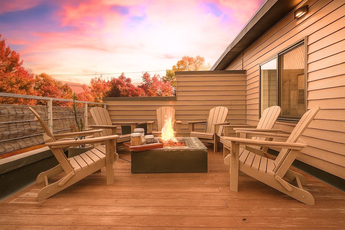 Walk to Broncos Stadium | Hot tub & Rooftop gallery image 3