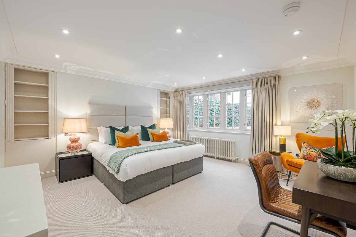Chic 3BD London Residence in Prestigious Belgravia gallery image 4