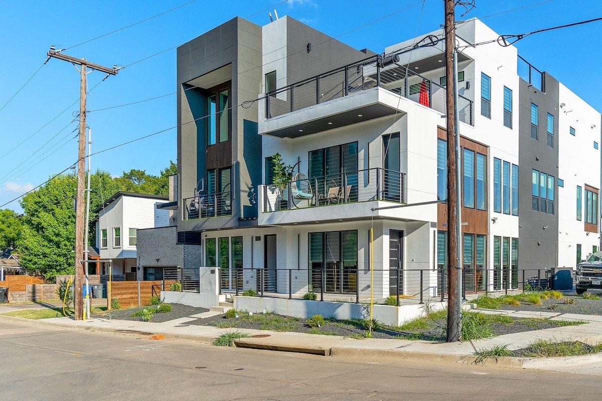 Luxurious 5 BD 5 BA Home|Rooftop + Hot tub + Grill gallery image 2