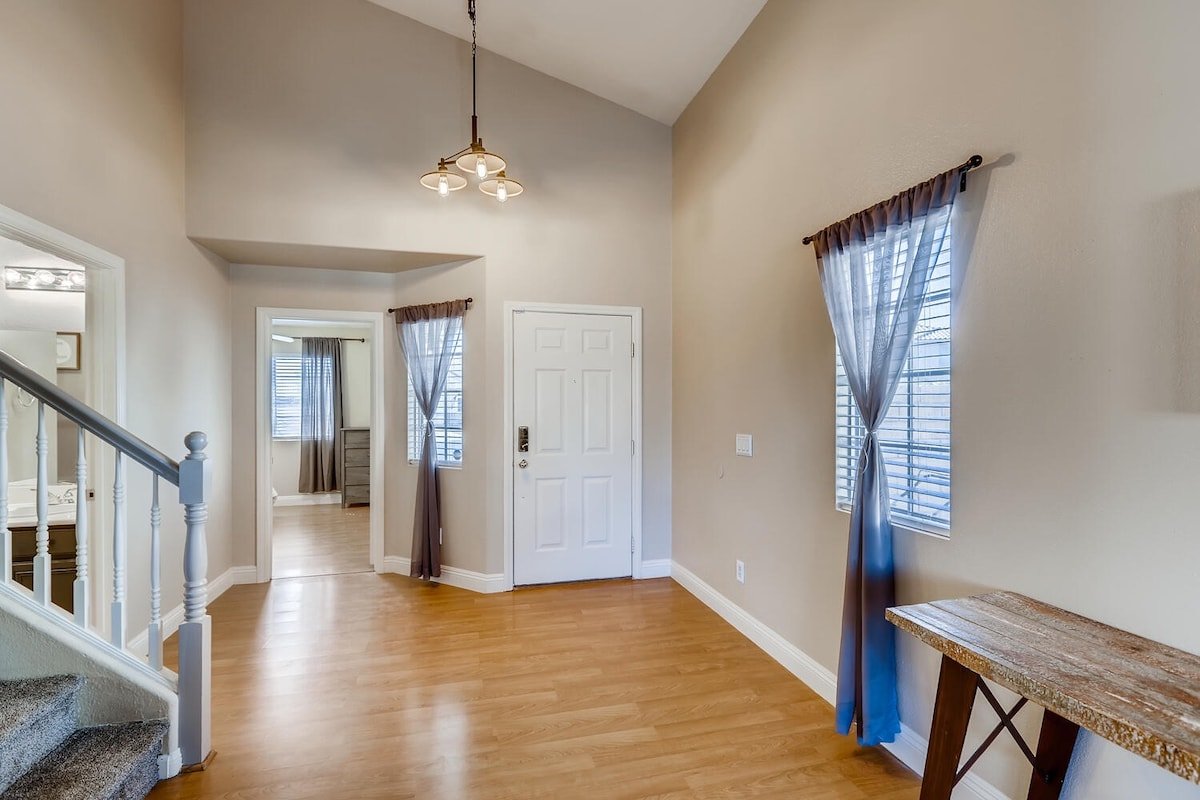 Spacious 4Bdr Oasis with Pool/Spa – Family Escape gallery image 4