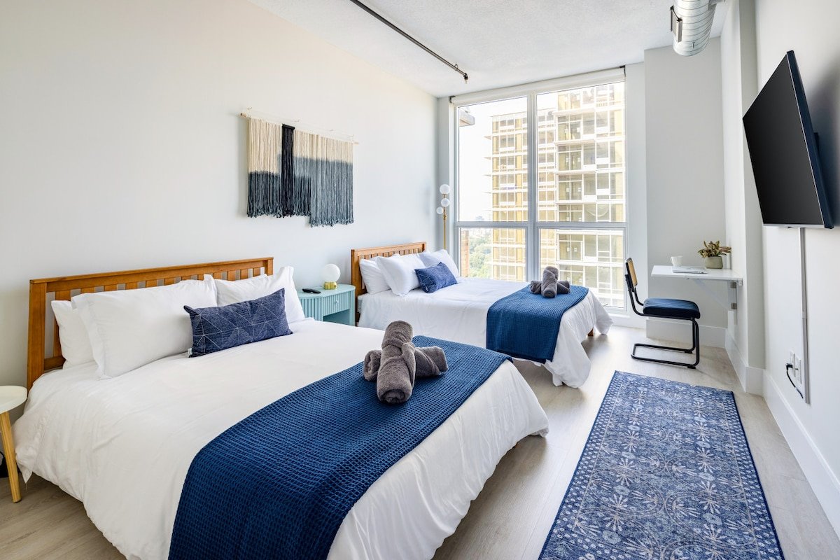 Modern Loft 15 Min from NYC with City View & Pool gallery image 3