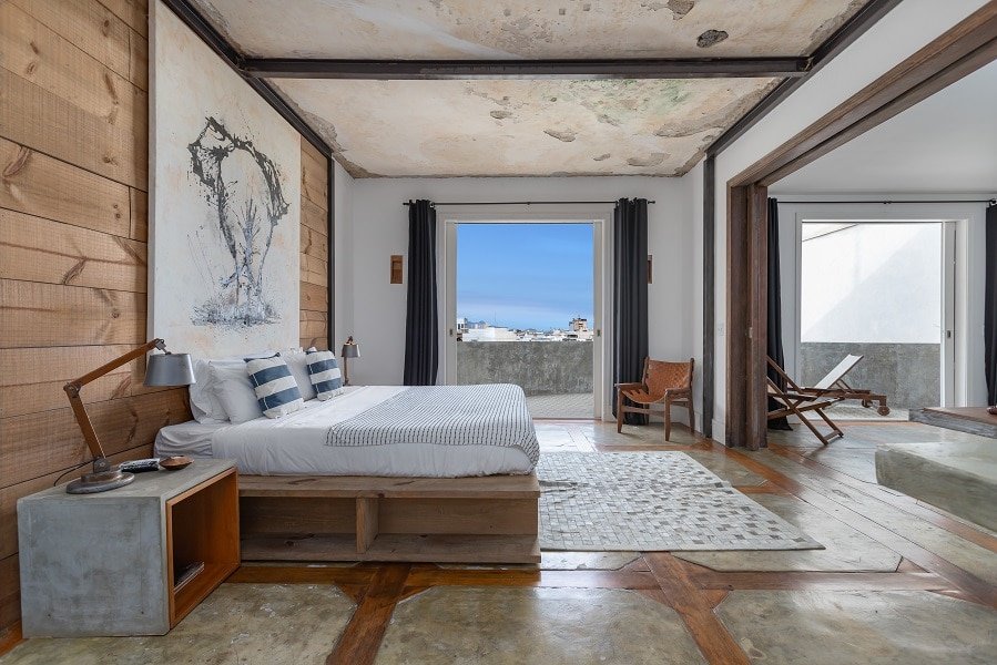 Timeless Art-Deco Mansion w/ Stunning City Views gallery image 3