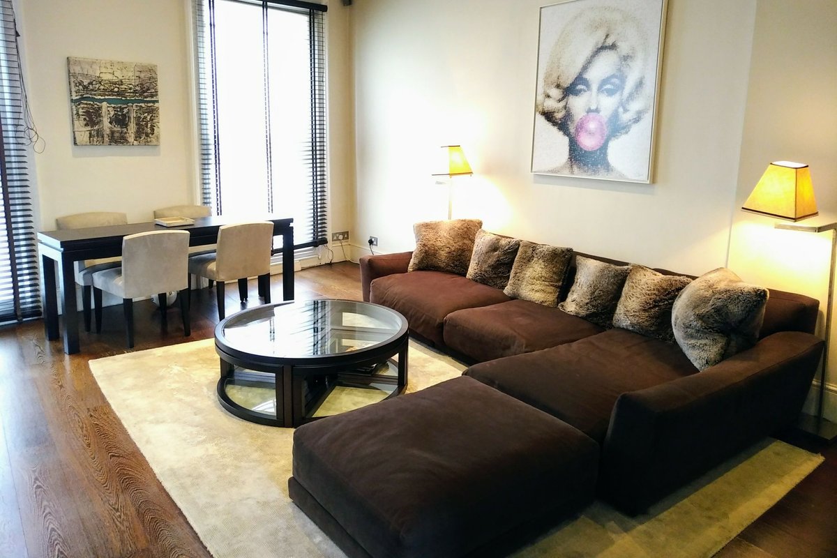 Luxury 1600sqft 3bds house Knightsbridge with A/C