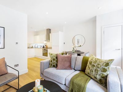 Soho apartment – above Breakfast Club!