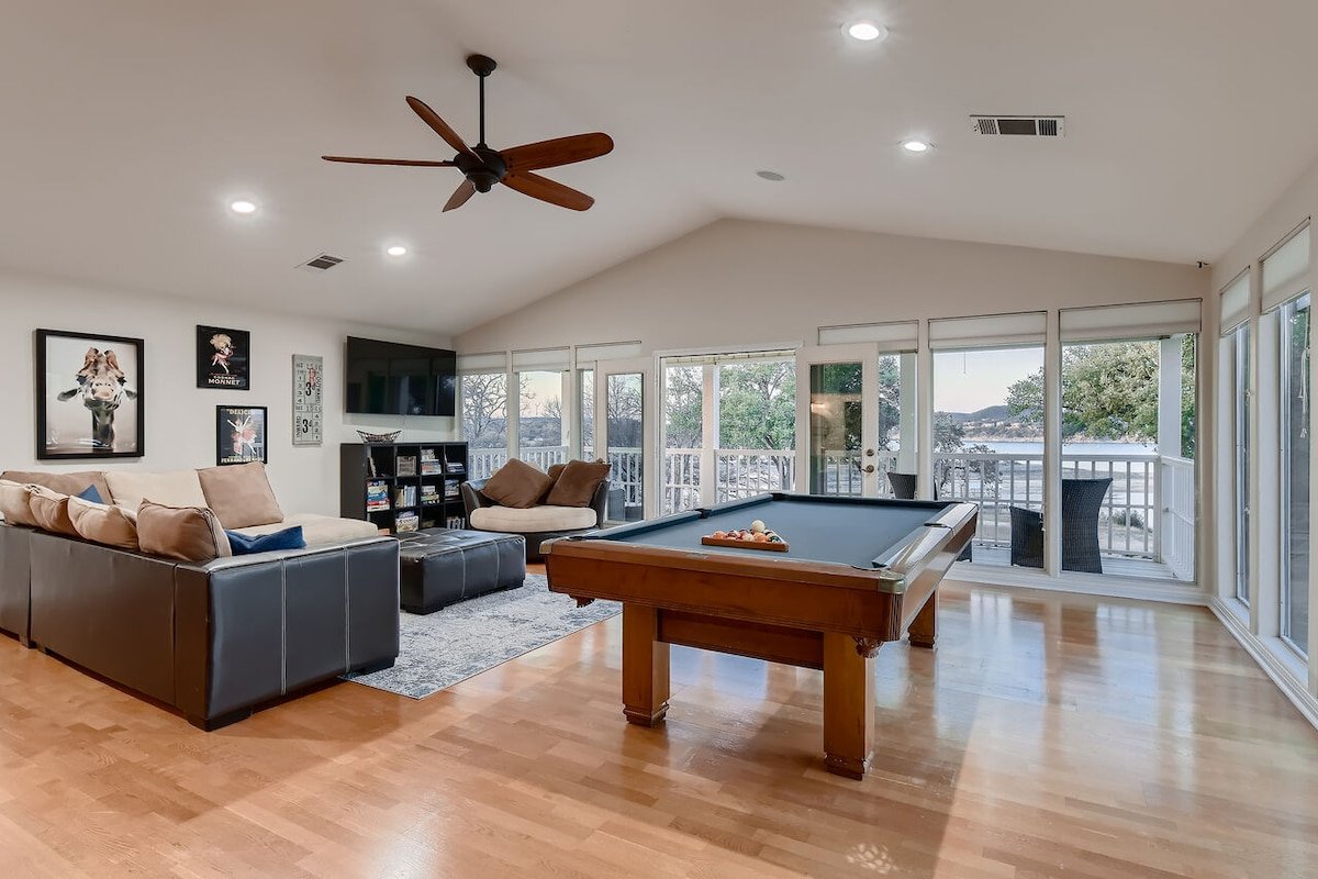 Private Estate on Lake Travis with amazing views! gallery image 4