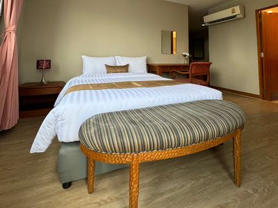 4 BR 350 sqm Appt-Thong Lor