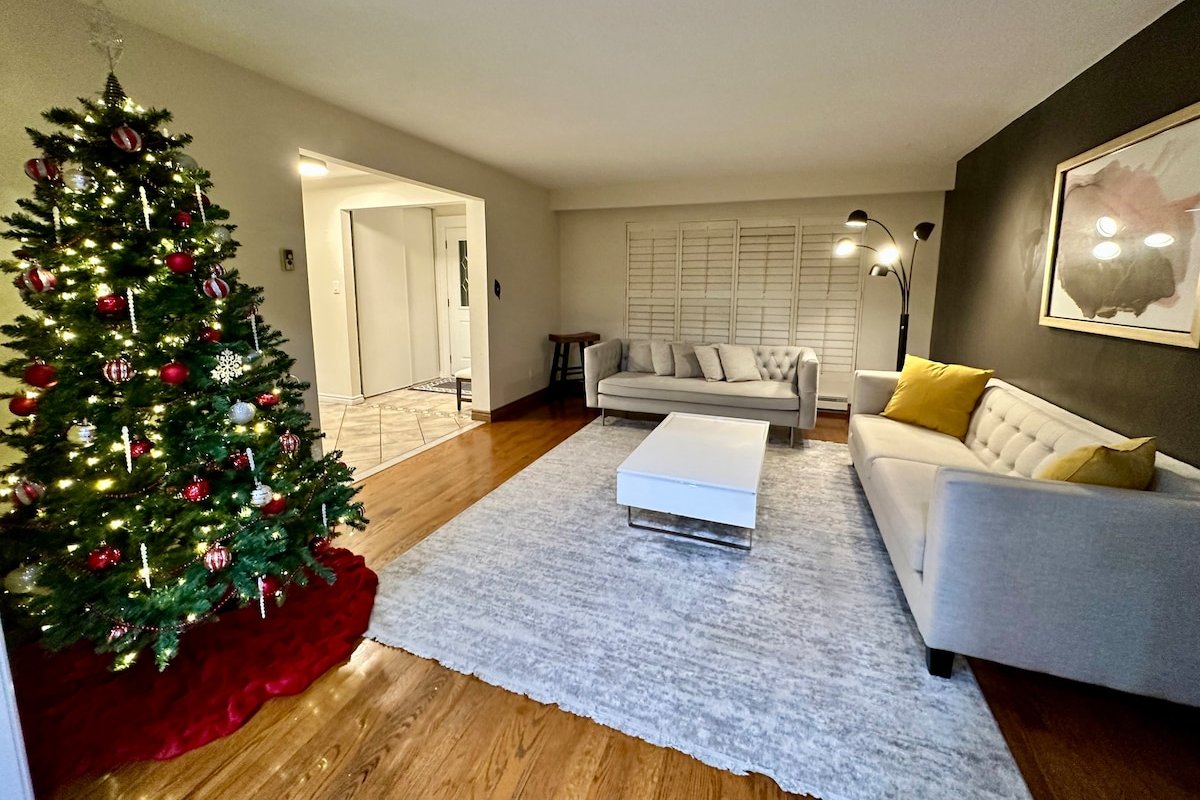 Toronto Pool Retreat gallery image 5