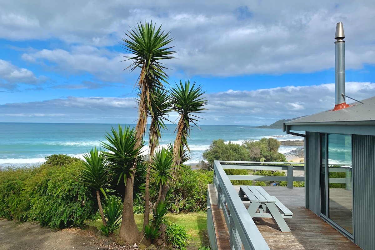 Surf Shack – Beach Front – 60 paces to the sand gallery image 2