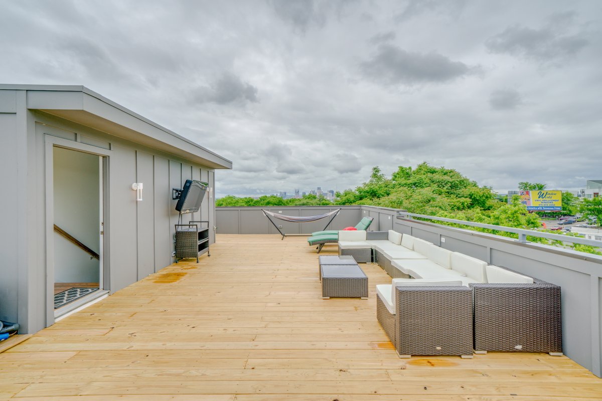 Movie Theater Rooftop Views 2 units Luxury Retreat