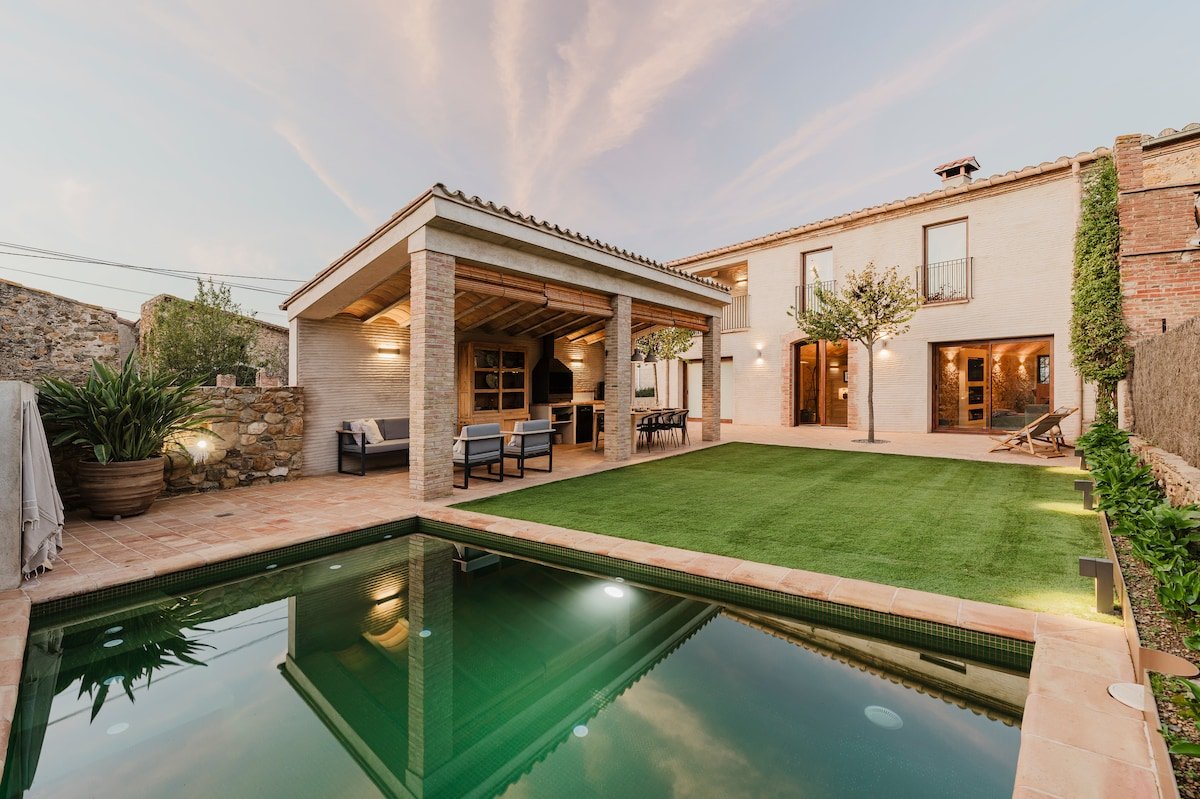 Villa rural 10p, 4 baños, piscina, BBQ. Cal Trumfo gallery image 2