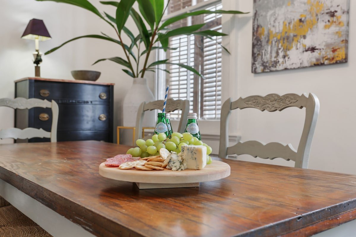 Uptown Victorian Townhouse 3 King Ensuite Bedrooms gallery image 5