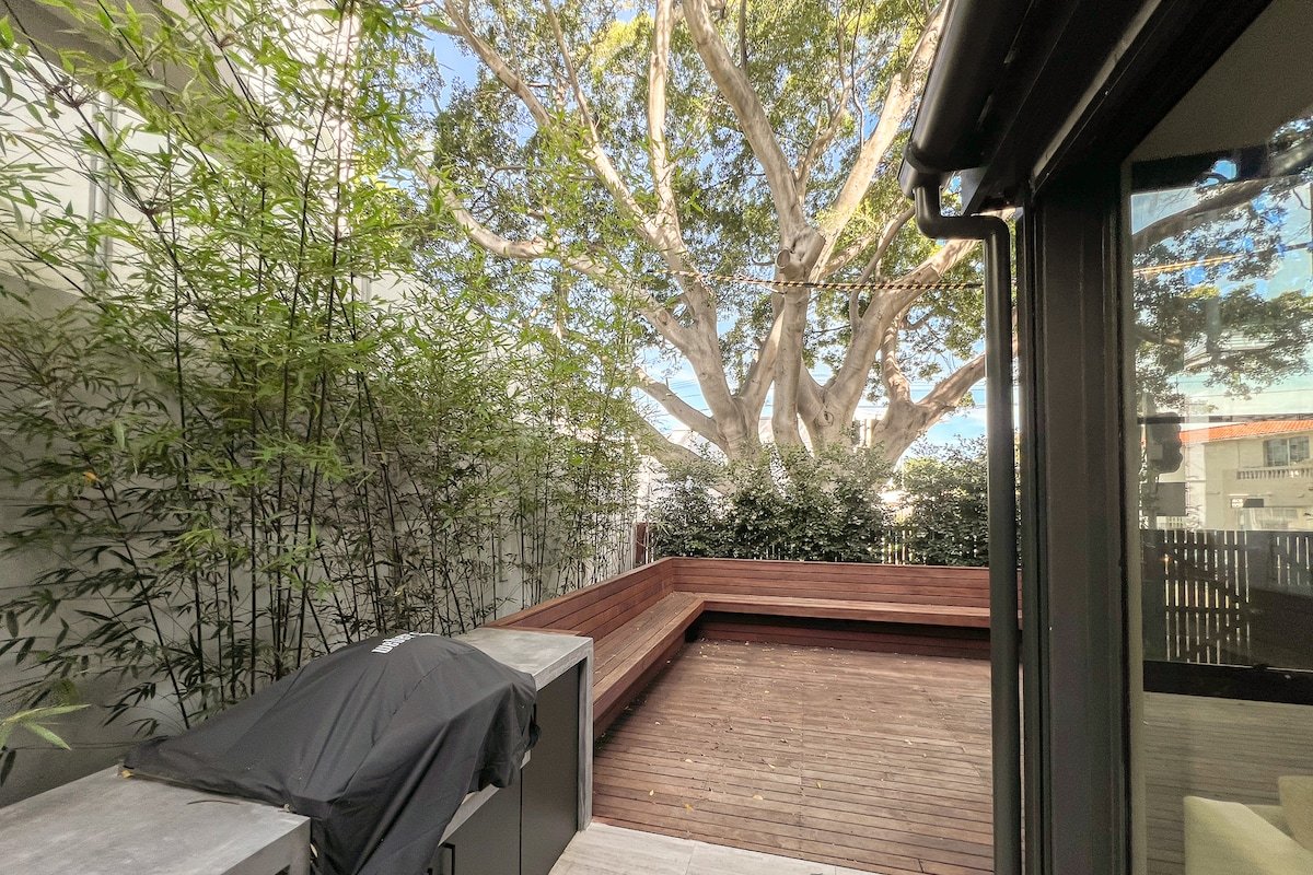 Luxe 3 bed apt 10min walk to Bondi beach gallery image 4