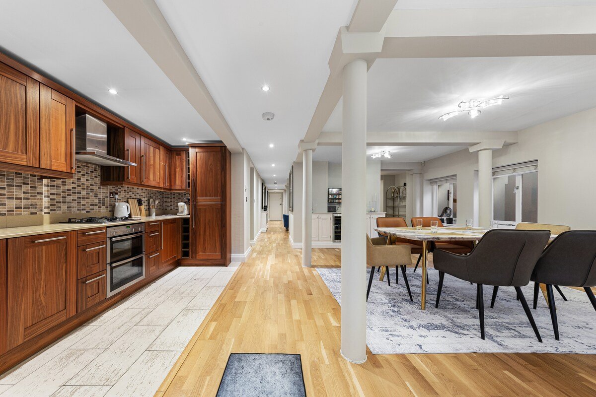 ULTRA MASSiVE House in HYDE PARK gallery image 3