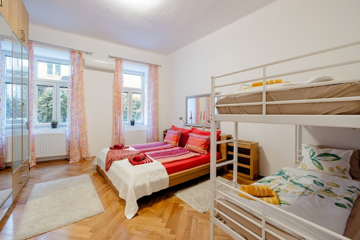 City Centre with Garden – Apt. 11 gallery image 5