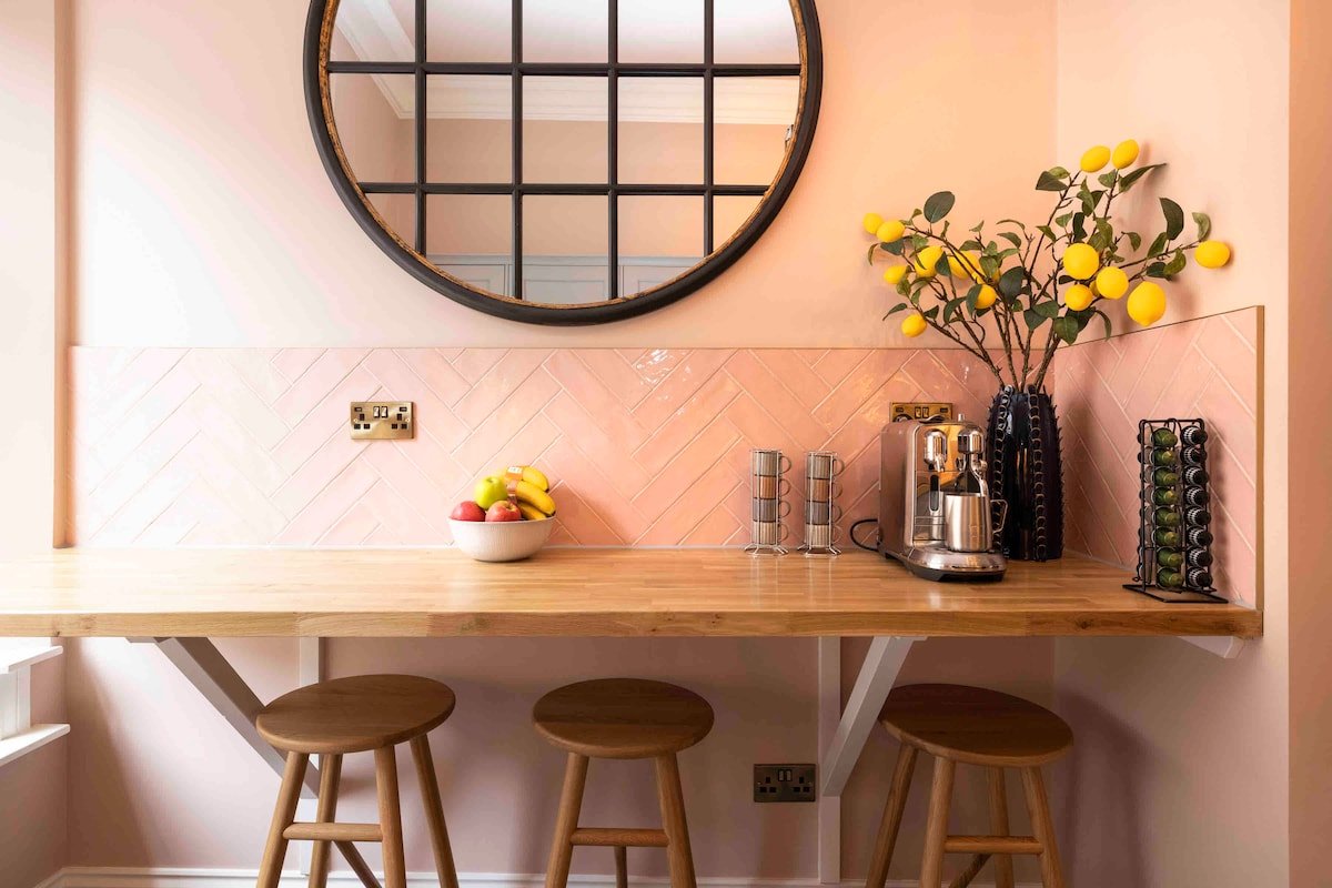 Luxury Old Town Flat on Iconic Cockburn Street gallery image 4