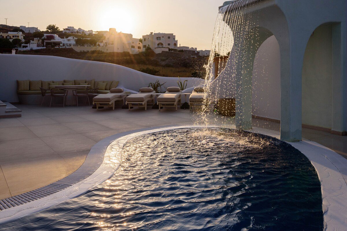 Master Villa at Acro Blue Luxury Villas!!! gallery image 5