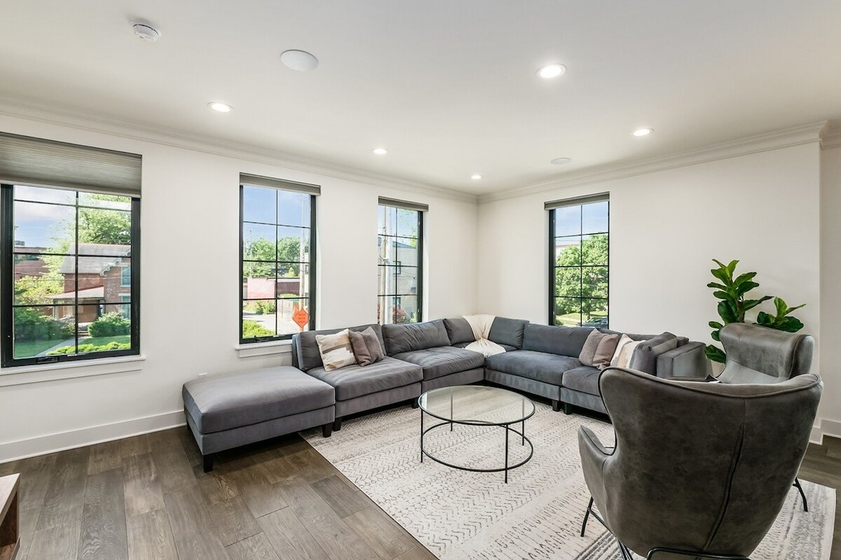 Brand New Huge Luxury Home w/ Terrace! Must See! gallery image 3